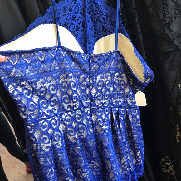 Tops - Picture 6 of 6